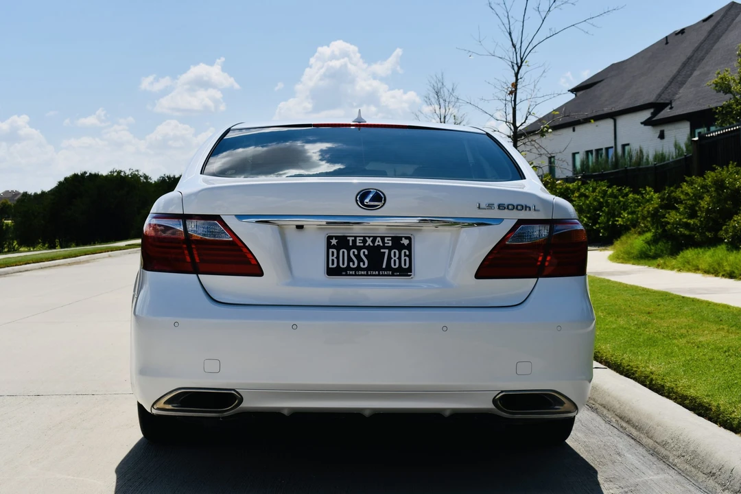 2011 Lexus LS 4th Gen - Image 7 of 31