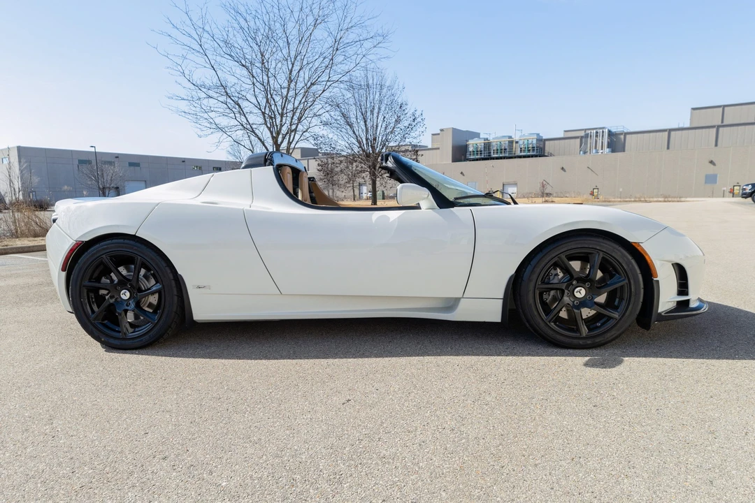 2011 Tesla Roadster - Image 6 of 31