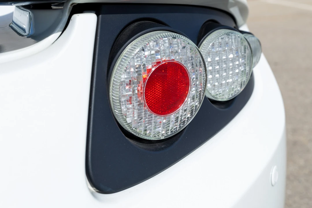 2011 Tesla Roadster - Image 27 of 31