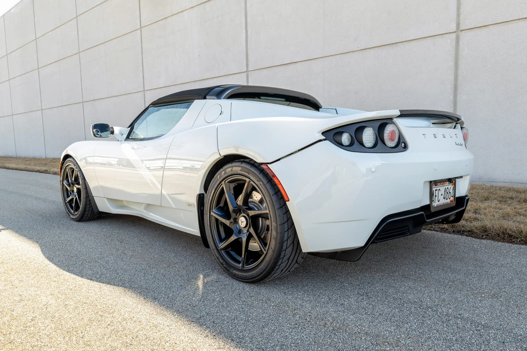 2011 Tesla Roadster - Image 11 of 31