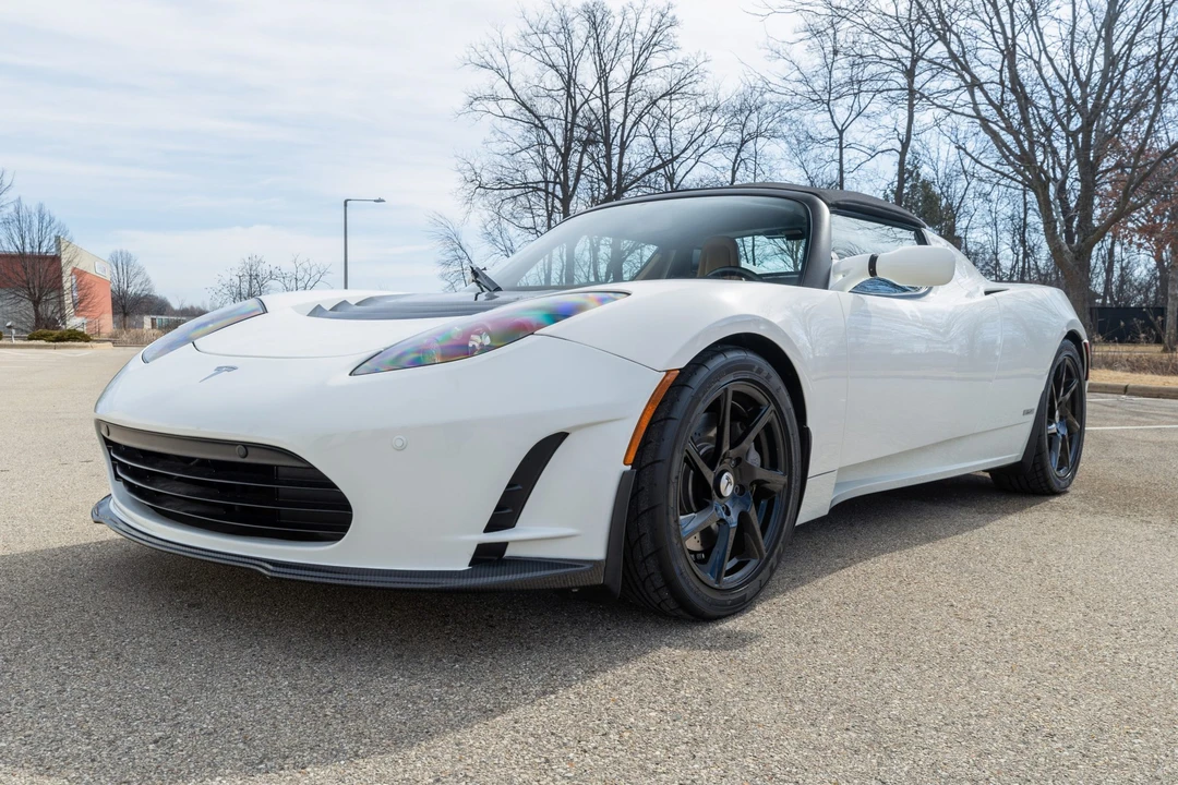 2011 Tesla Roadster - Image 9 of 31