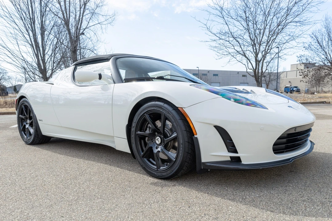 2011 Tesla Roadster - Image 15 of 31