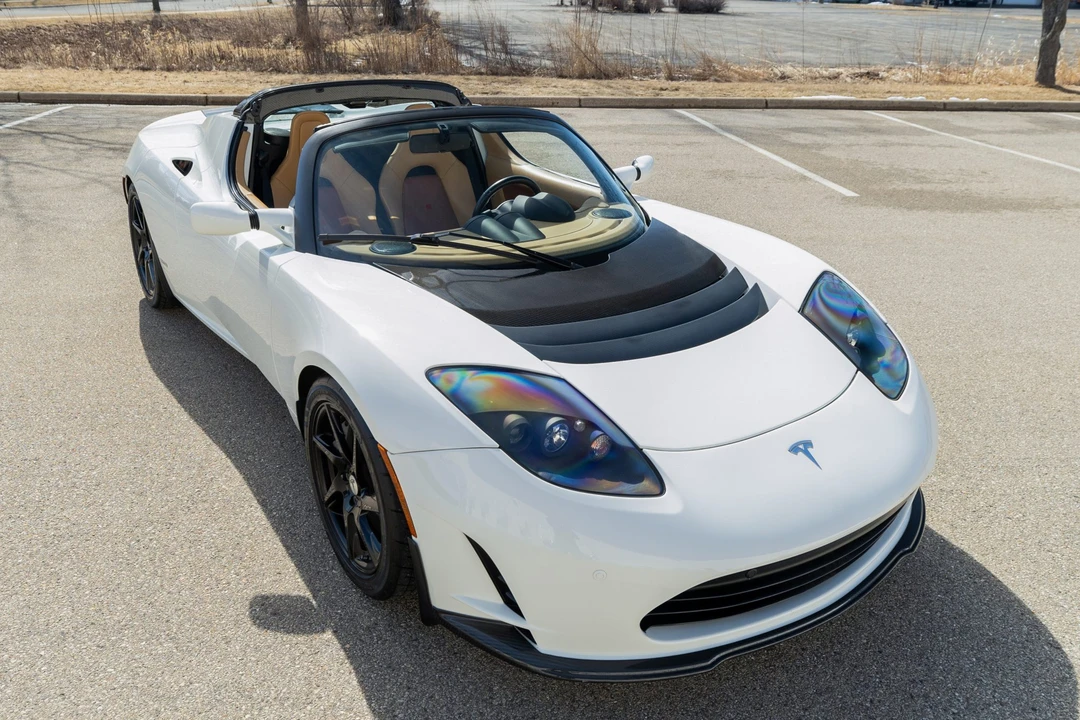 2011 Tesla Roadster - Image 7 of 31