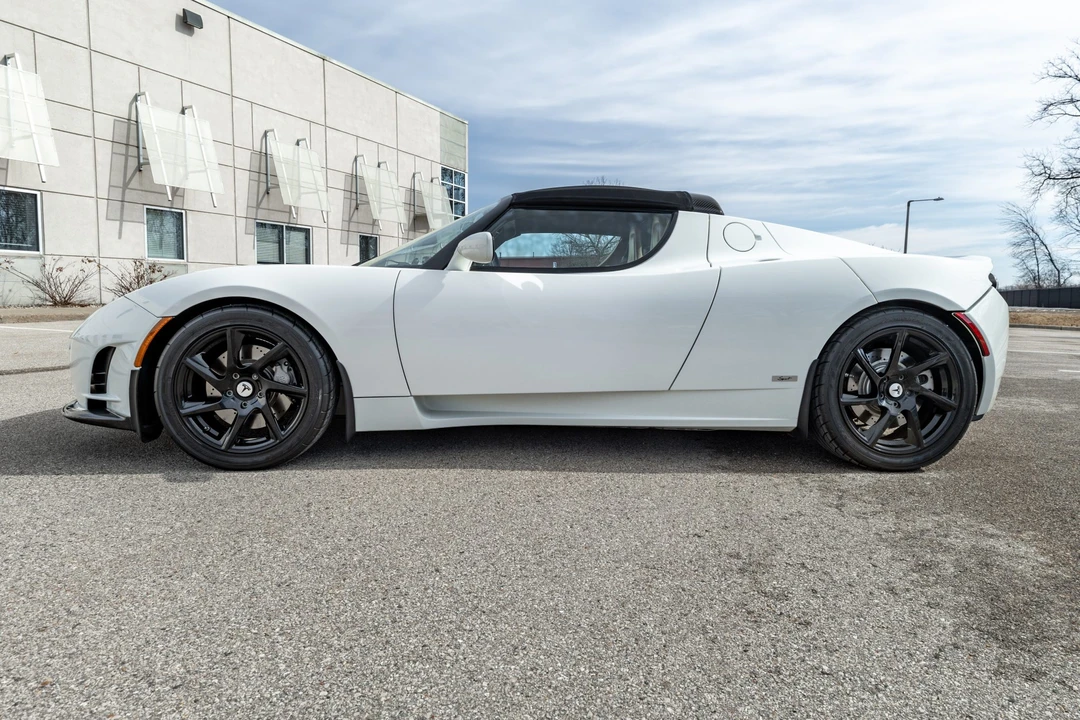 2011 Tesla Roadster - Image 10 of 31
