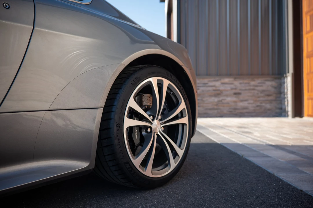 2012 Aston Martin V12 Vantage (2010-2018) - Image 26 of 31