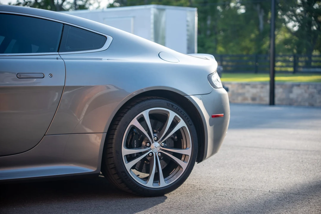 2012 Aston Martin V12 Vantage (2010-2018) - Image 25 of 31
