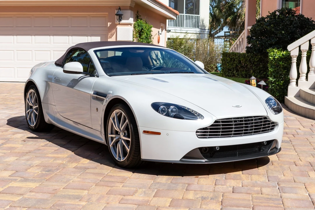 2012 Aston Martin V8 Vantage (2006-2017) - Image 11 of 31