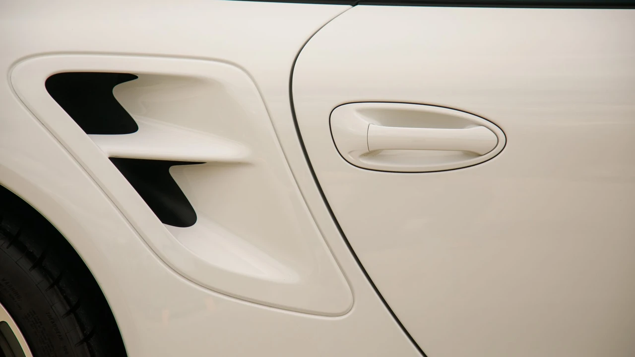 2012 Porsche 997 Turbo S - Image 17 of 31