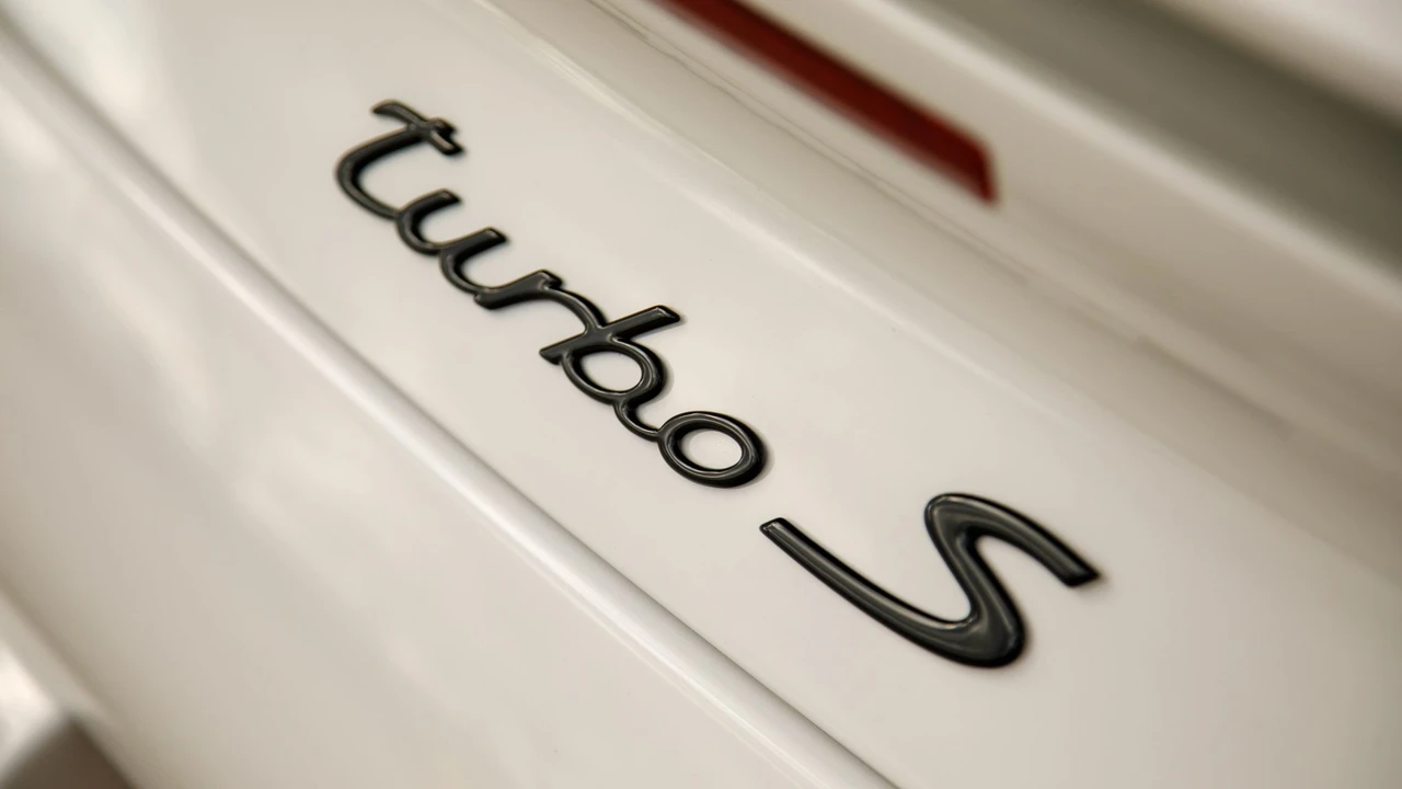 2012 Porsche 997 Turbo S - Image 25 of 31