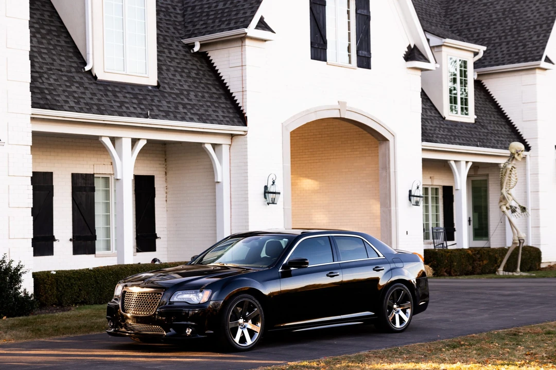 2013 Chrysler 300 (2005-2023) - Image 4 of 31