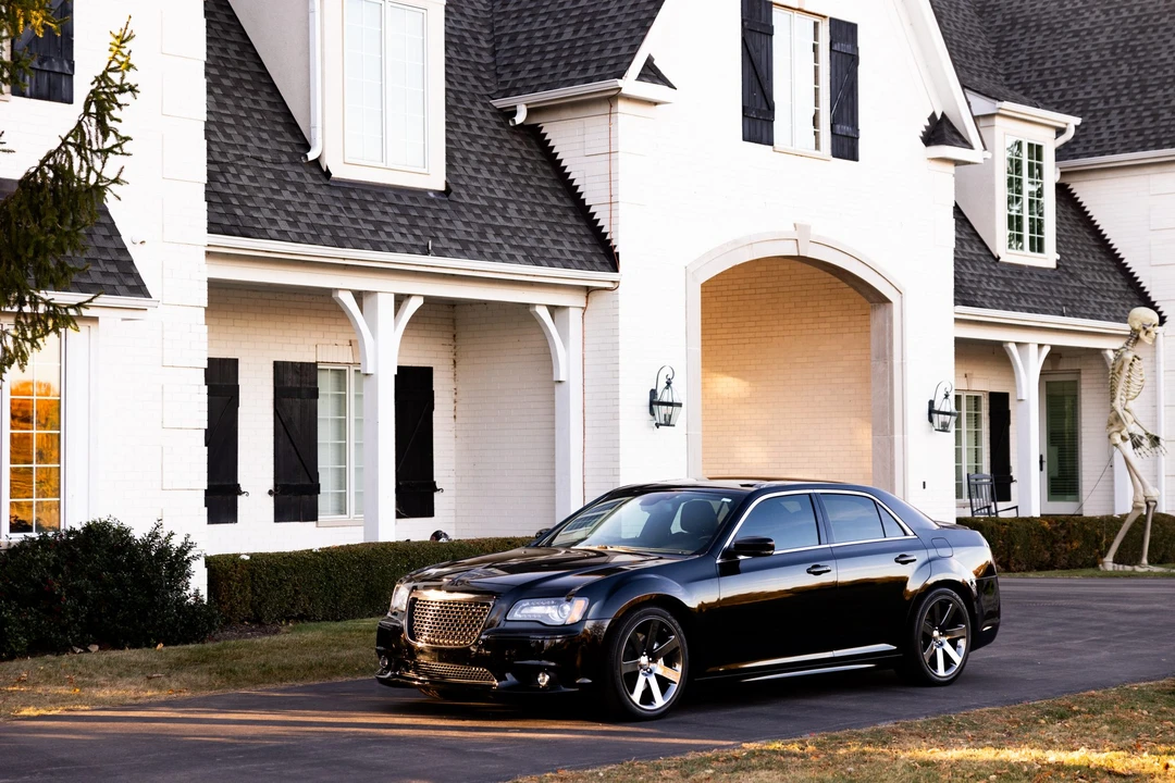 2013 Chrysler 300 (2005-2023) - Image 3 of 31