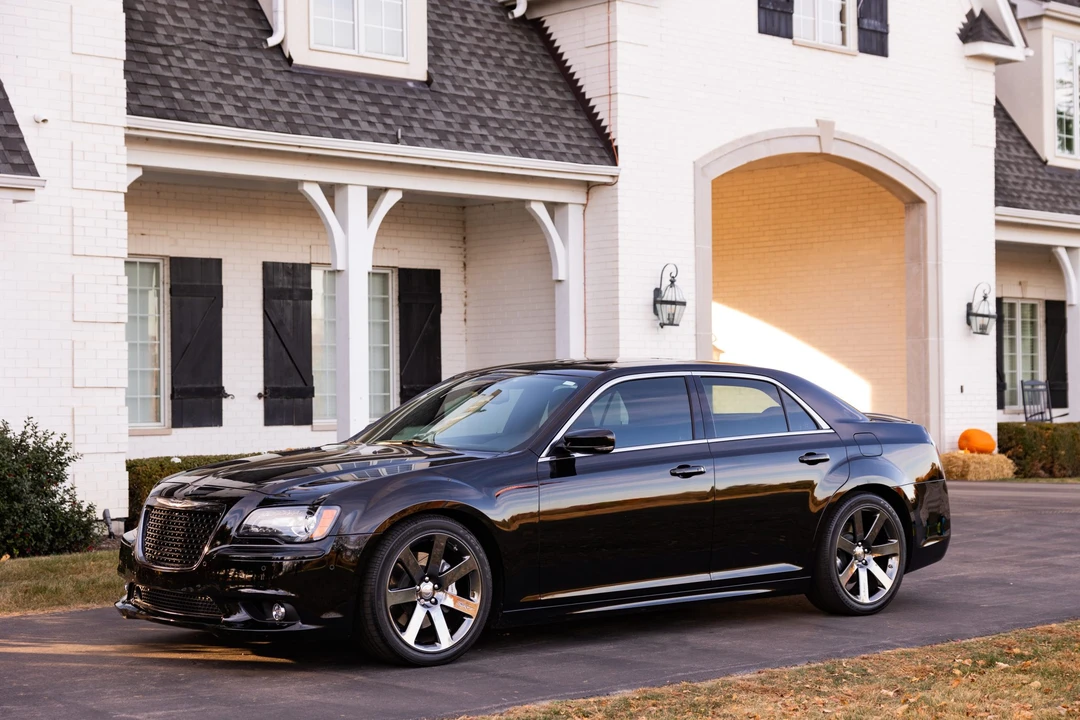2013 Chrysler 300 (2005-2023) - Image 7 of 31