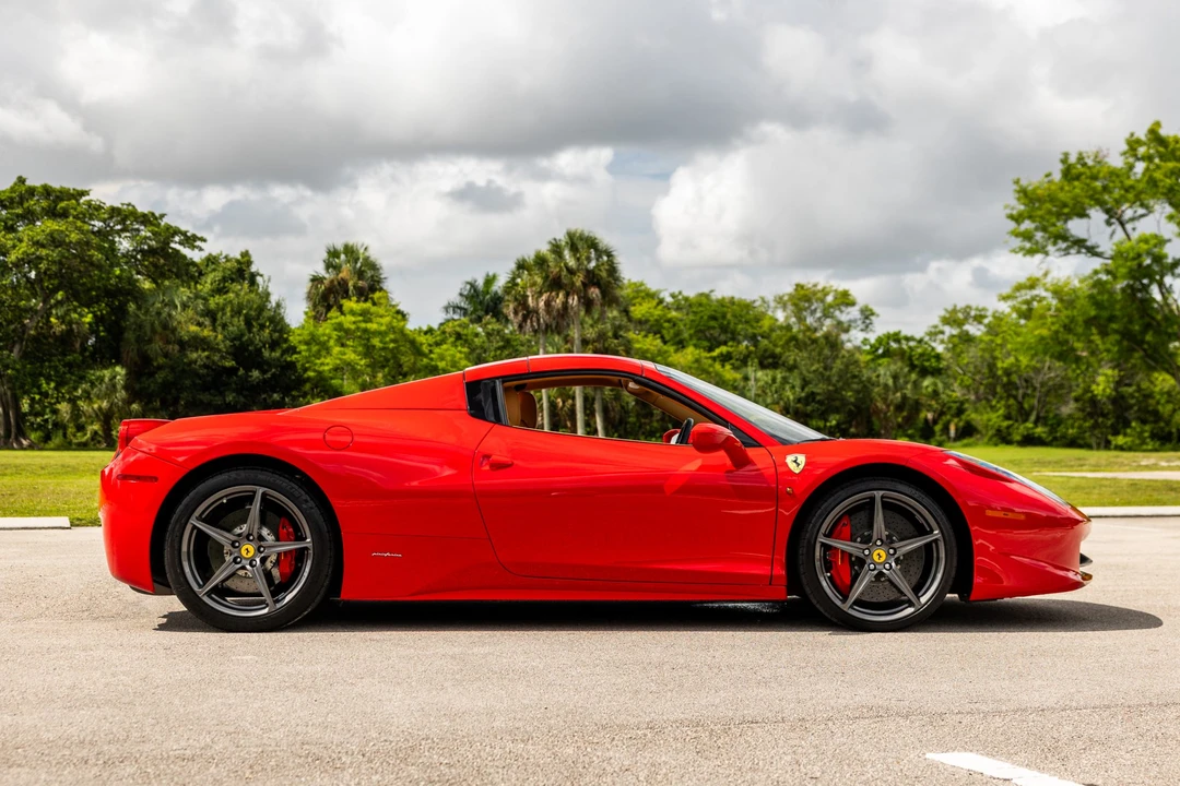 2013 Ferrari 458 Spider - Image 12 of 31