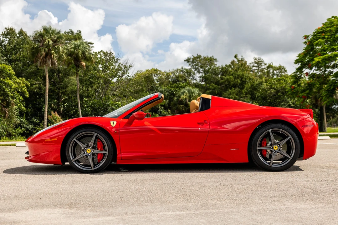 2013 Ferrari 458 Spider - Image 10 of 31