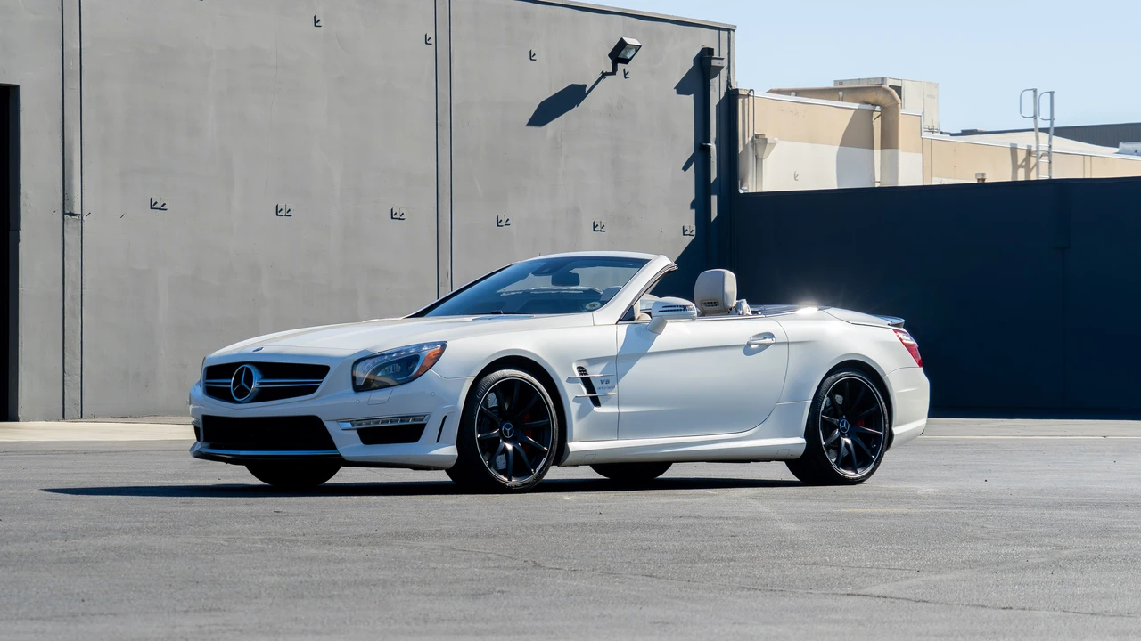2013 Mercedes-Benz R231 SL 63 & SL 65 AMG - Image 4 of 31