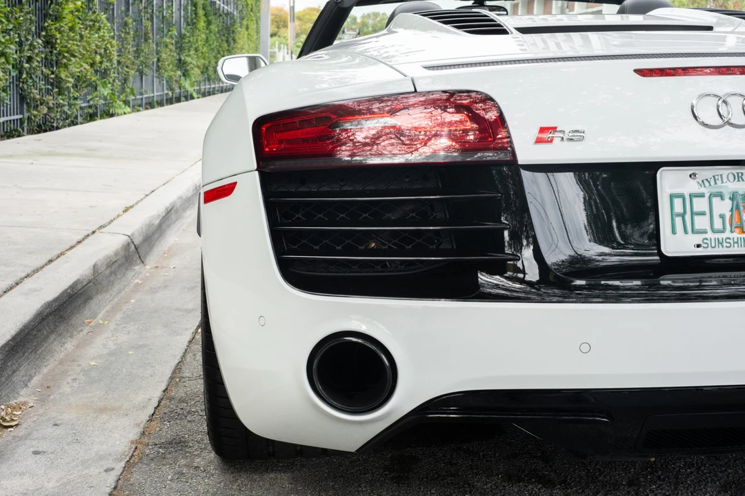 2014 Audi 42 R8 - Image 15 of 31