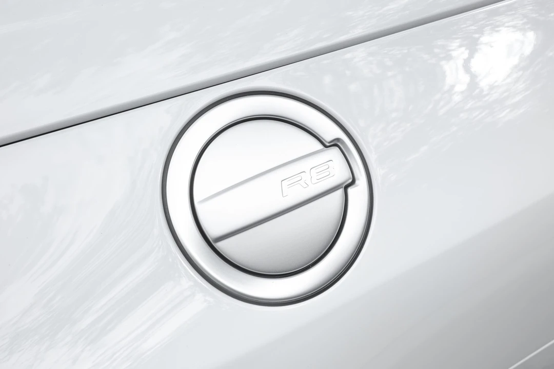 2014 Audi 42 R8 - Image 27 of 31