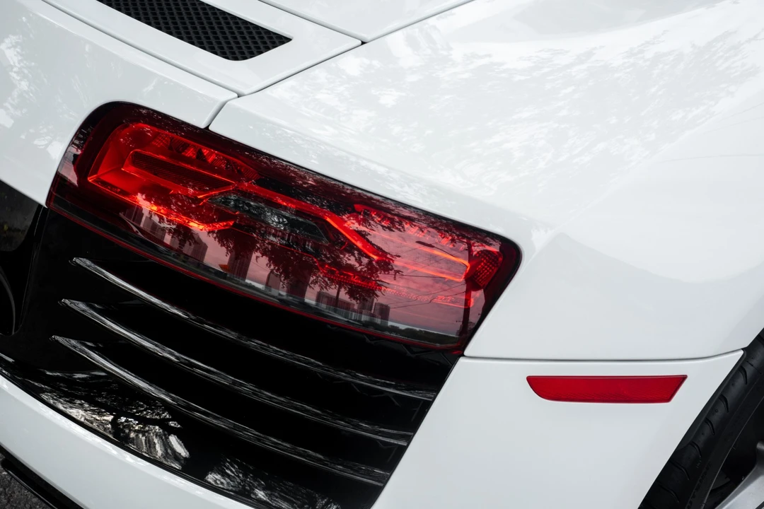2014 Audi 42 R8 - Image 18 of 31