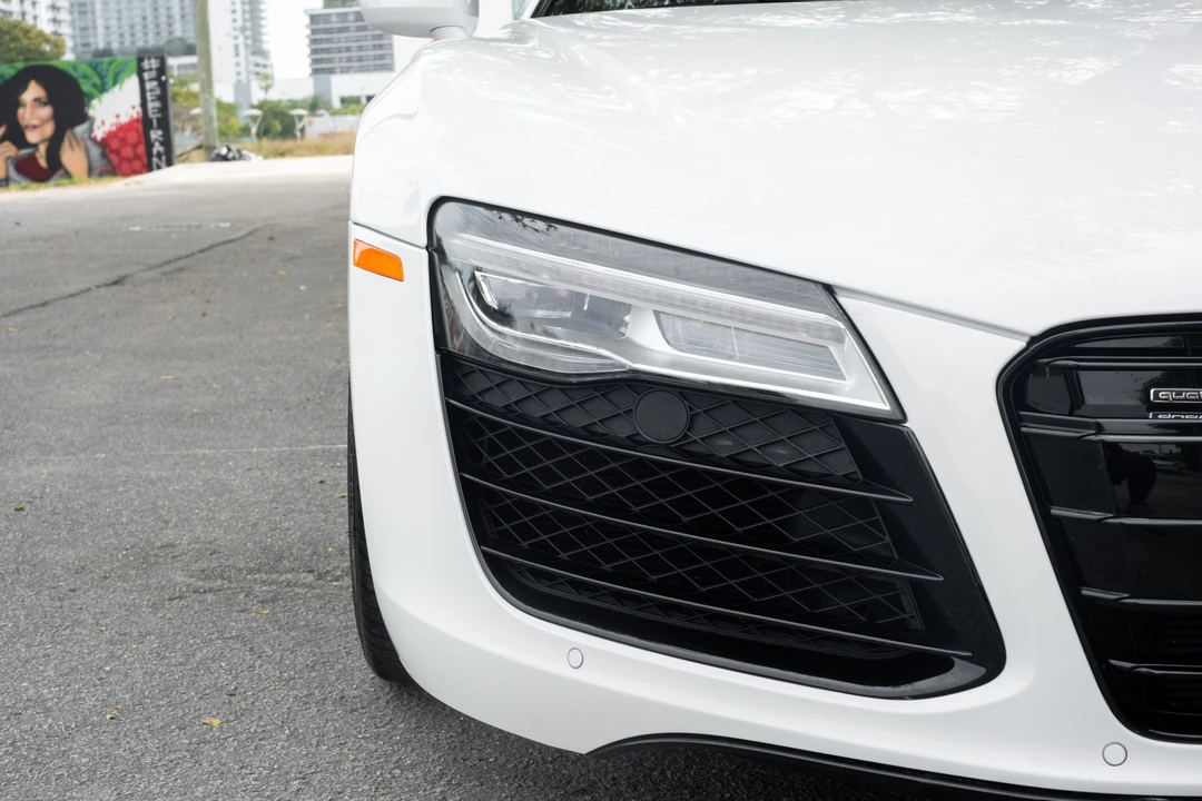 2014 Audi 42 R8 - Image 11 of 31