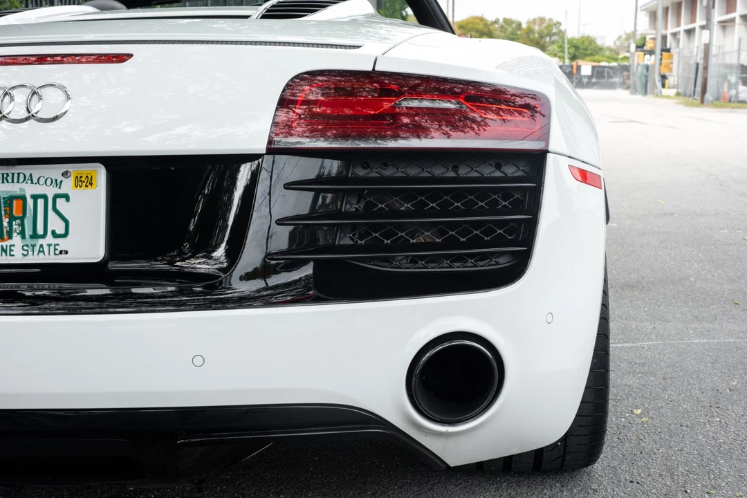 2014 Audi 42 R8 - Image 16 of 31