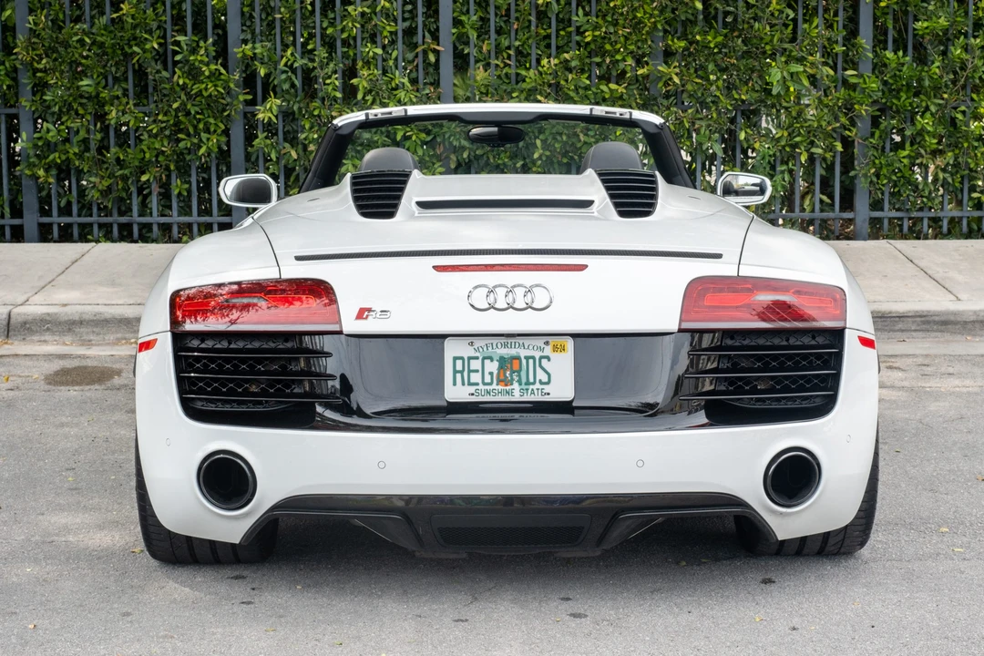 2014 Audi 42 R8 - Image 7 of 31