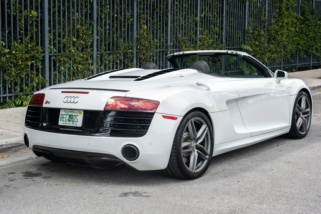2014 Audi 42 R8 - Image 6 of 31