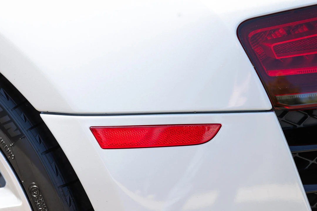 2014 Audi 42 R8 - Image 18 of 31