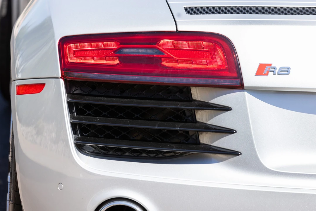 2014 Audi 42 R8 - Image 12 of 31