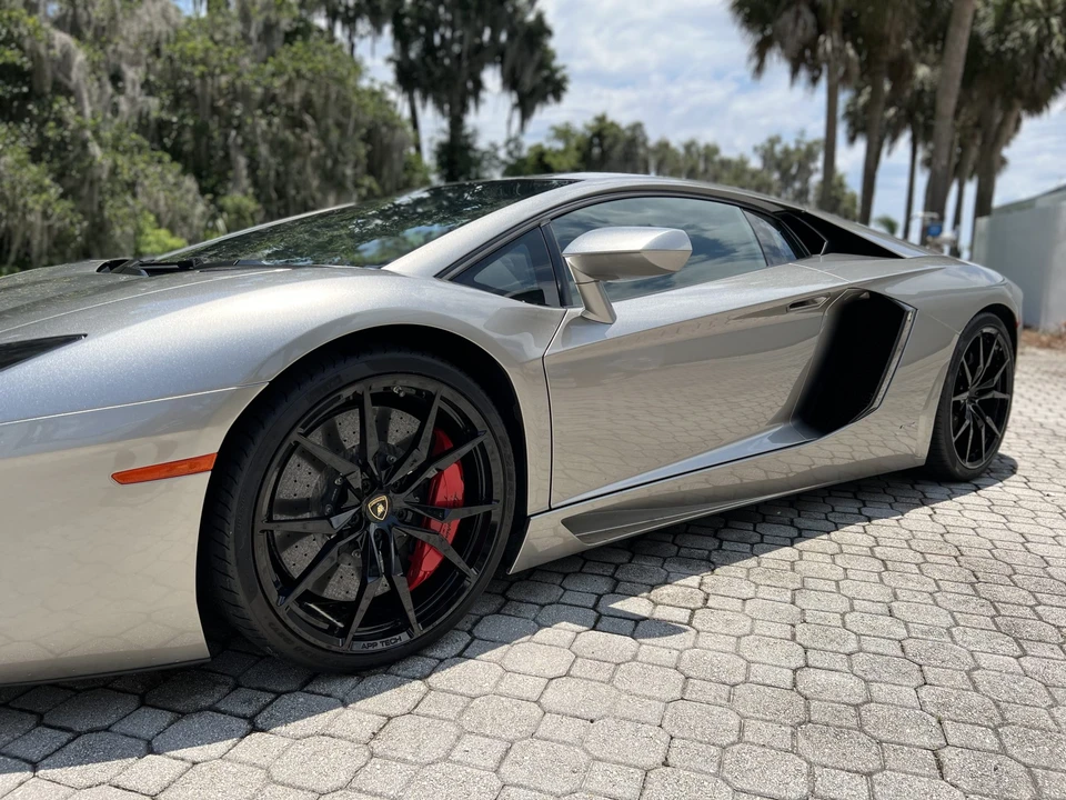 2014 Lamborghini Aventador LP700-4 - Image 4 of 31