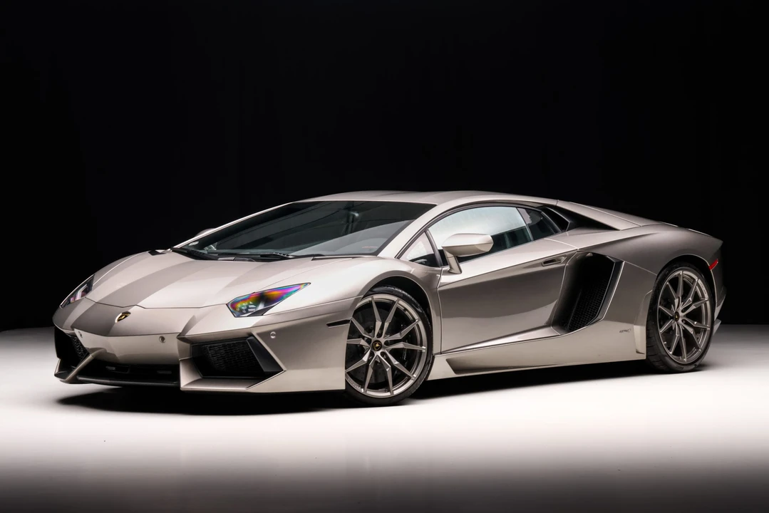 2014 Lamborghini Aventador LP700-4 - Image 2 of 31