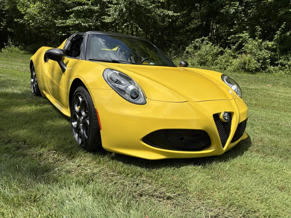 2015 Alfa Romeo 4C Spider - Image 10 of 31