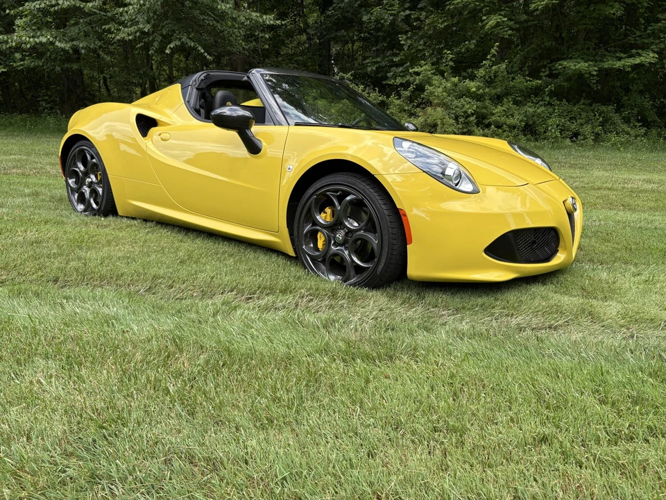 2015 Alfa Romeo 4C Spider - Image 8 of 31