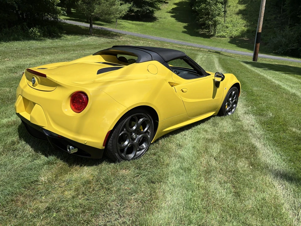 2015 Alfa Romeo 4C Spider - Image 5 of 31