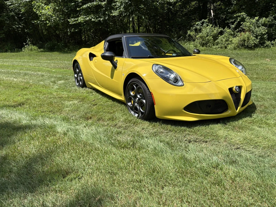 2015 Alfa Romeo 4C Spider - Image 9 of 31