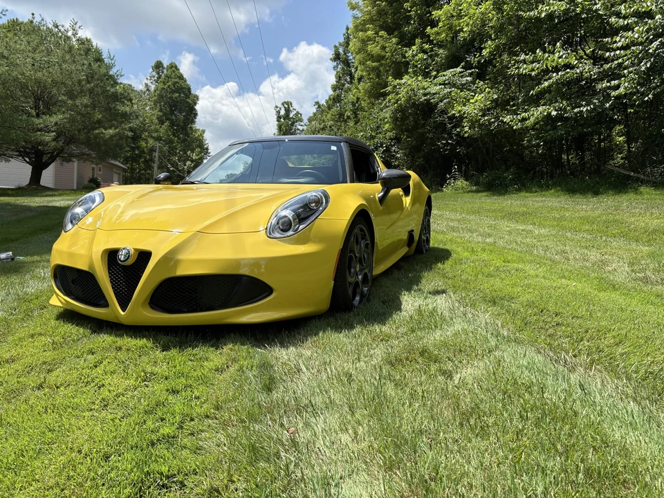 2015 Alfa Romeo 4C Spider - Image 2 of 31