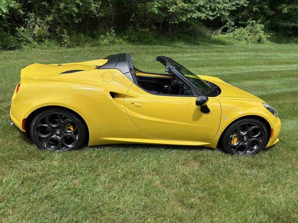 2015 Alfa Romeo 4C Spider - Image 7 of 31