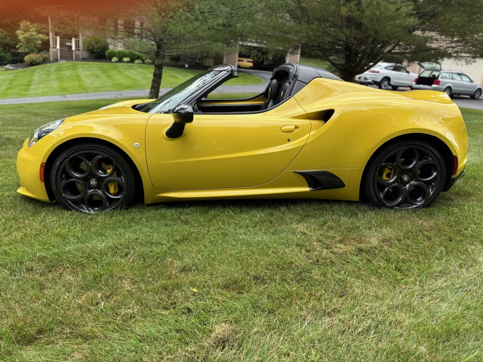 2015 Alfa Romeo 4C Spider - Image 3 of 31