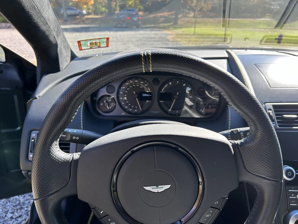 2015 Aston Martin V8 Vantage (2006-2017) - Image 30 of 31
