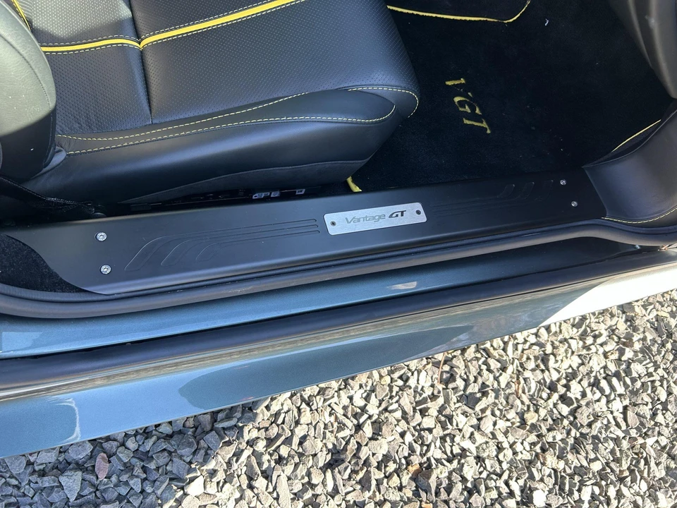 2015 Aston Martin V8 Vantage (2006-2017) - Image 27 of 31