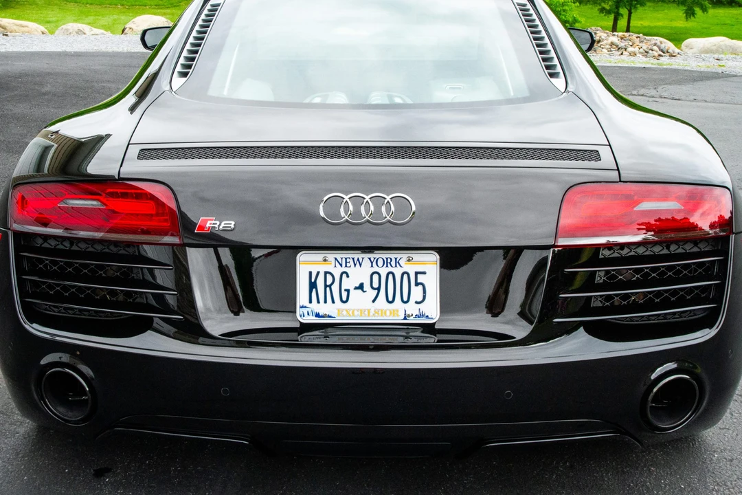 2015 Audi 42 R8 - Image 11 of 31