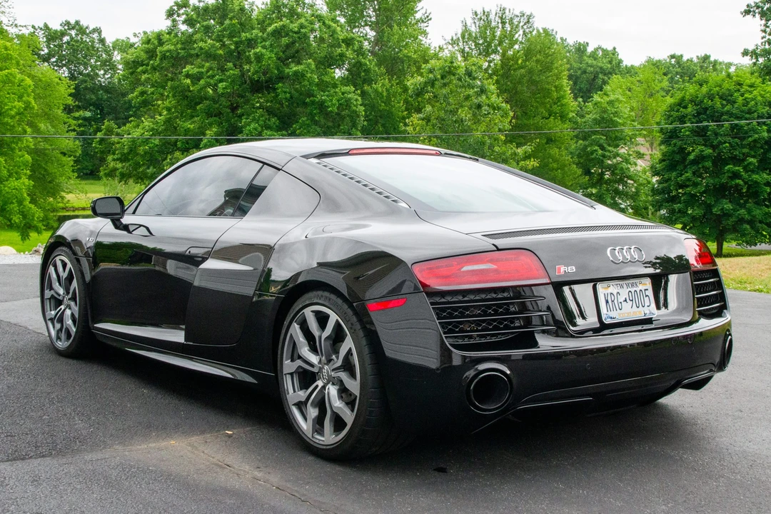 2015 Audi 42 R8 - Image 7 of 31