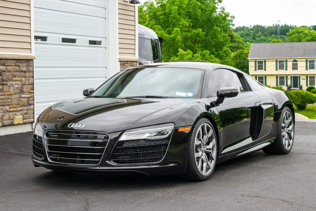 2015 Audi 42 R8 - Image 2 of 31