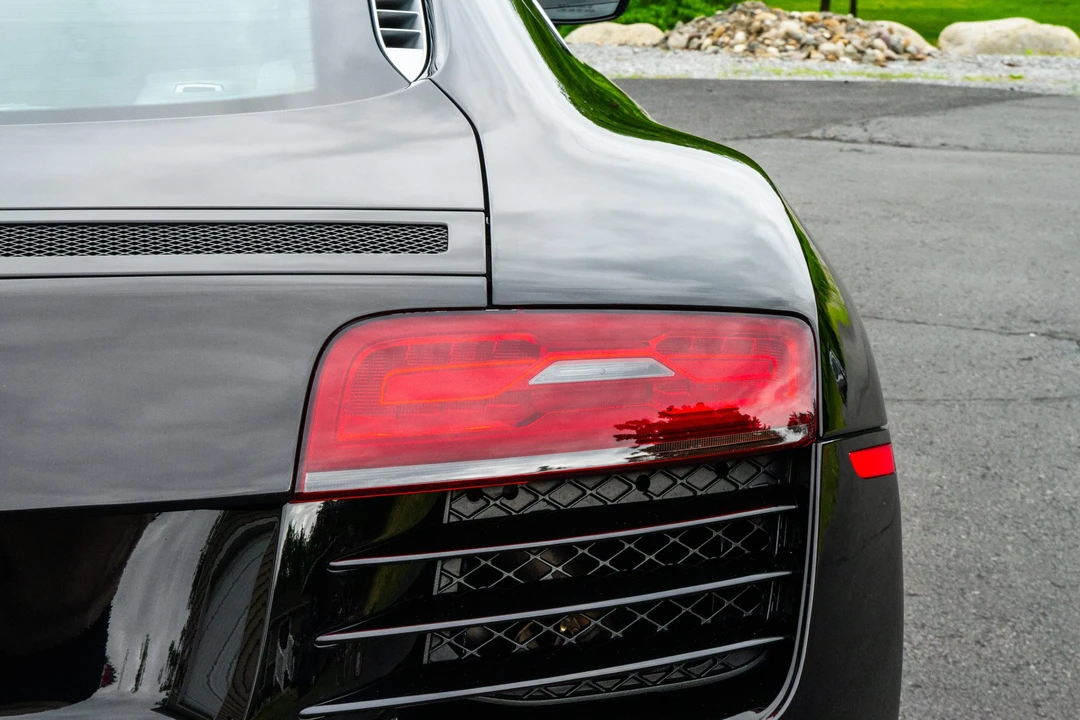 2015 Audi 42 R8 - Image 15 of 31