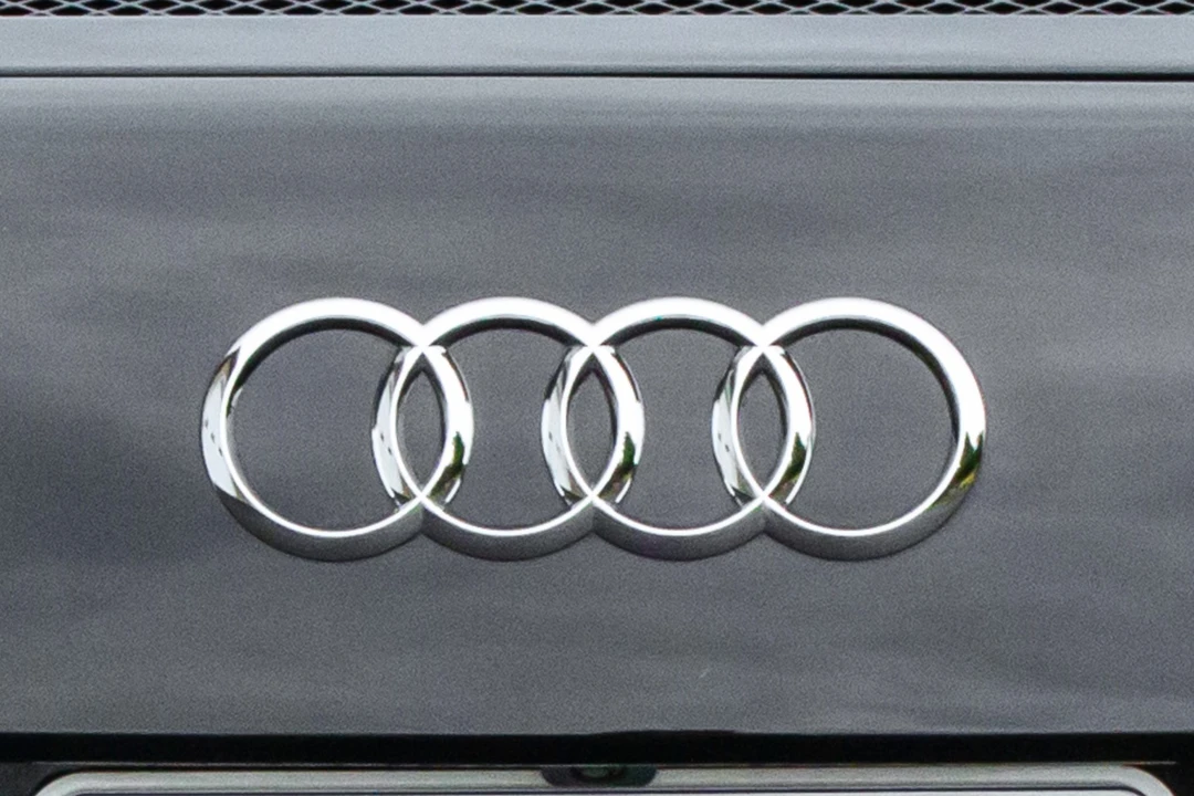 2015 Audi 42 R8 - Image 28 of 31