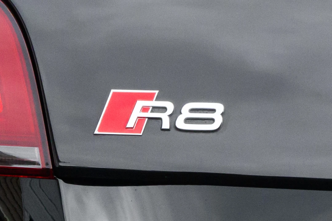 2015 Audi 42 R8 - Image 29 of 31