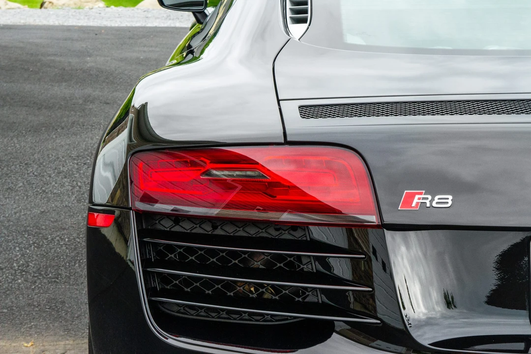 2015 Audi 42 R8 - Image 14 of 31