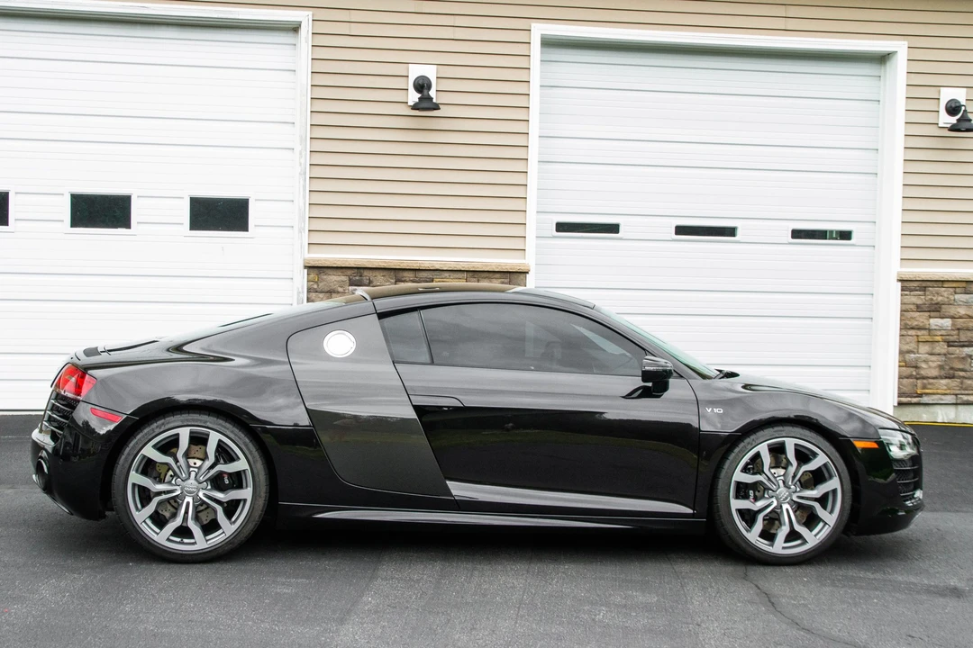 2015 Audi 42 R8 - Image 4 of 31