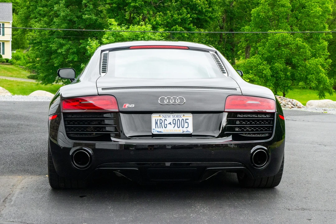 2015 Audi 42 R8 - Image 6 of 31