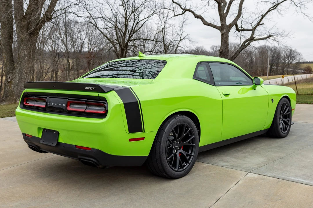 2015 Dodge Challenger SRT Hellcat 3rd Gen - Image 11 of 31