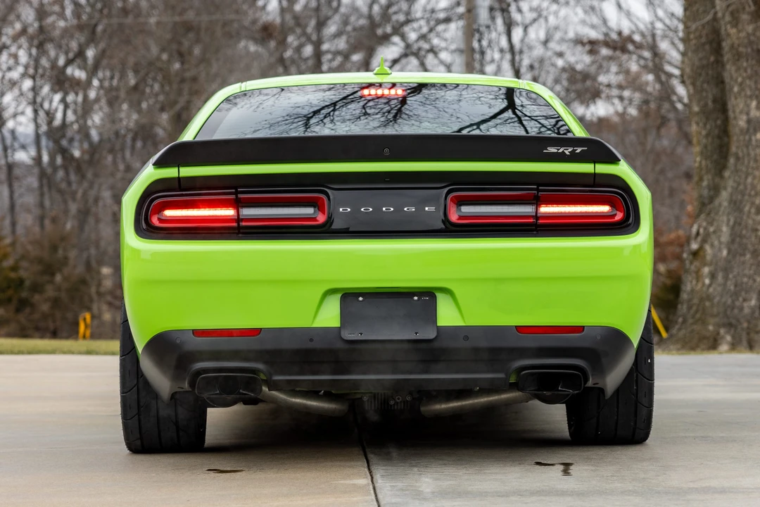 2015 Dodge Challenger SRT Hellcat 3rd Gen - Image 10 of 31